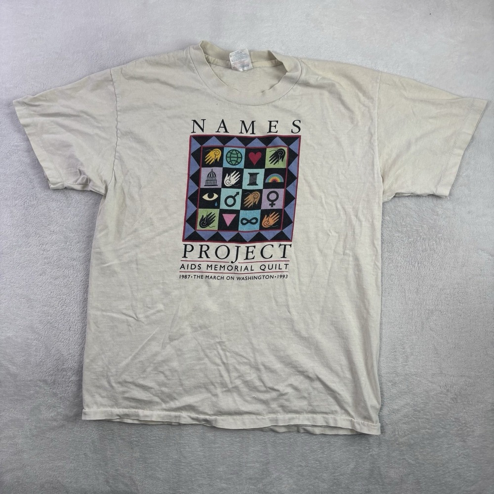 VTG Hanes Names Project Aids Memorial Quilt Graphic Art Shirt Men's Large